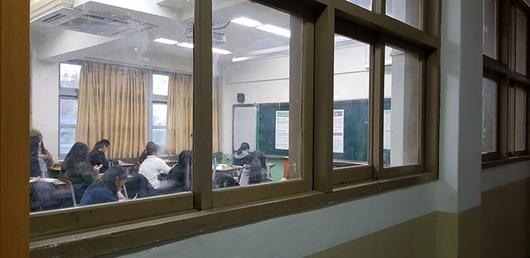 2022대입 개편안 확정 늦어져… 중3 학생들 깜깜이 고입 불만.jpg 2022대입 개편안 확정 늦어져… 중3 학생들 깜깜이 고입 불만.jpg