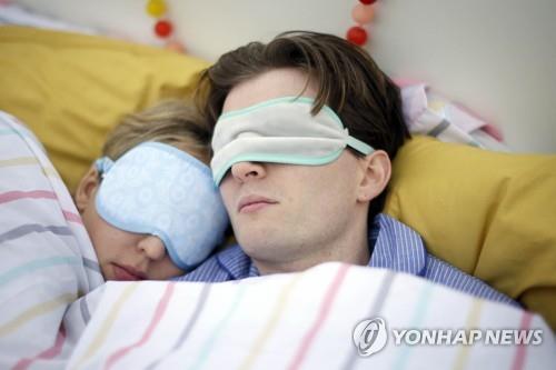 하루 8시간 이상 수면, 심장질환 가능성 33% 높아져.jpg